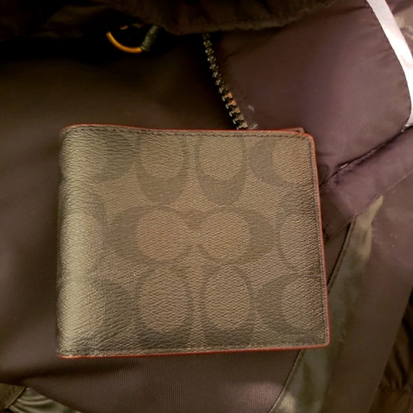 Coach Slim Billfold wallet - Picture 1 of 4